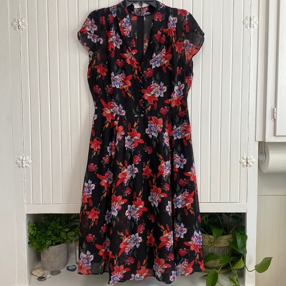 Black and Red Floral Vintage Dress - Large - Picture 1 of 12